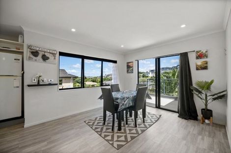 Photo of property in 3 Ambassador Glade, Orewa, 0931