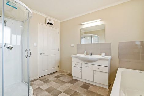 Photo of property in 6 Calluna Crescent, Mosgiel, 9024