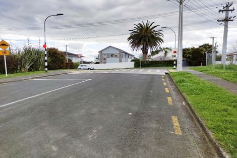 Photo of property in 2a Waitemata Road, Hauraki, Auckland, 0622