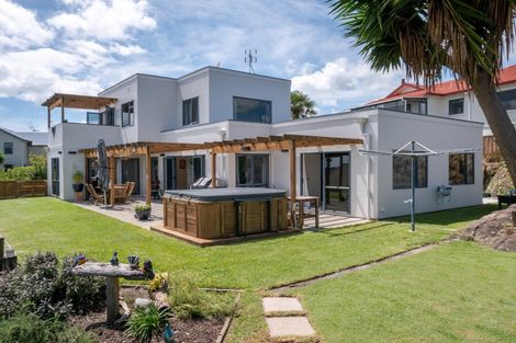 Photo of property in 42 Oteki Park Drive, Welcome Bay, Tauranga, 3112