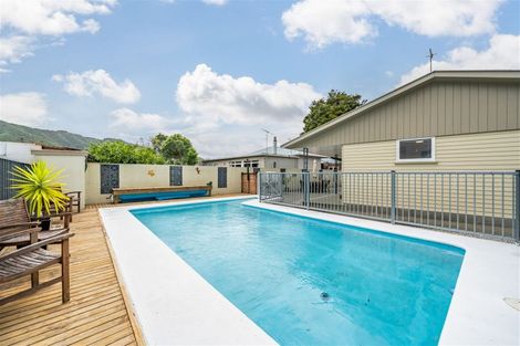 Photo of property in 53 Kashmir Avenue, Clouston Park, Upper Hutt, 5018