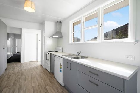 Photo of property in 2 Kenney Crescent, Fairfield, Hamilton, 3214