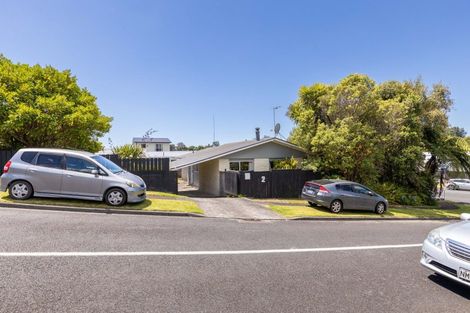 Photo of property in 2 Te Ngaere Place, Merrilands, New Plymouth, 4312
