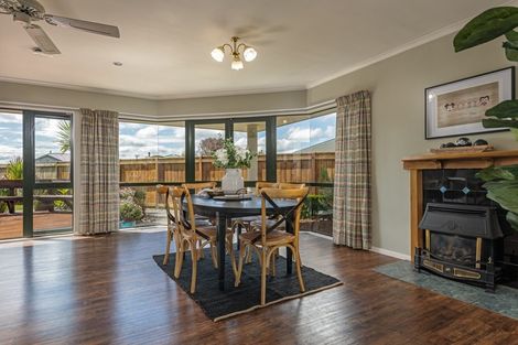Photo of property in 40 Royal Oak Drive, Kelvin Grove, Palmerston North, 4414