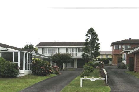 Photo of property in 2/3 Gordon Avenue, Forrest Hill, Auckland, 0620