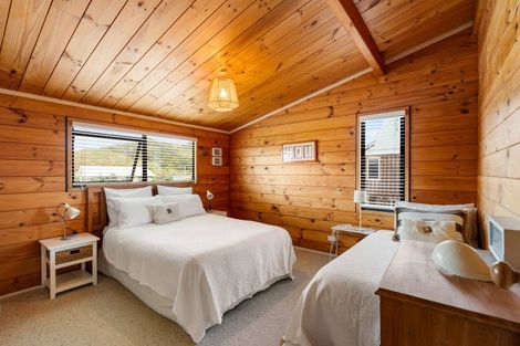 Photo of property in 1 Moana Drive, Mahia, 4198