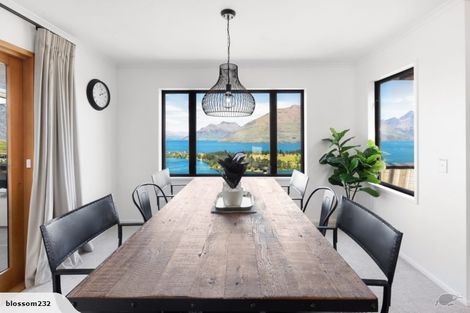 Photo of property in 5a Bolton Lane, Queenstown, 9300