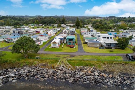 Photo of property in 26 Third Avenue, Urenui, 4377