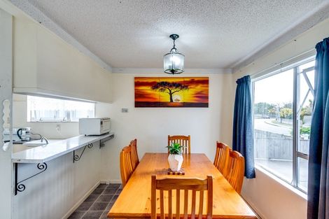 Photo of property in 32 Walton Way, Flaxmere, Hastings, 4120