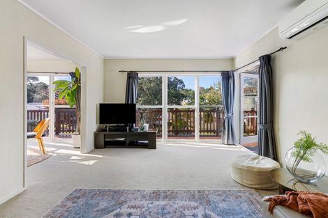 Photo of property in 20 Arosa Place, Forrest Hill, Auckland, 0620