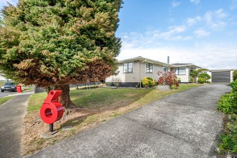 Photo of property in 6 Topeka Grove, Totara Park, Upper Hutt, 5018