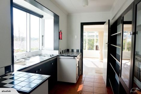 Photo of property in 12 Endeavour Street, Nelson South, Nelson, 7010