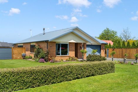 Photo of property in 77 Reading Street, Greytown, 5712