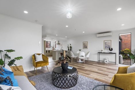 Photo of property in 32 Secoia Crescent, Mangere, Auckland, 2022