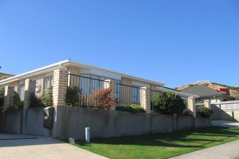 Photo of property in 139 Woodman Drive, Tawa, Wellington, 5028