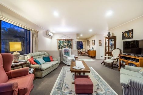 Photo of property in 4/8 City View Terrace, Birkenhead, Auckland, 0626