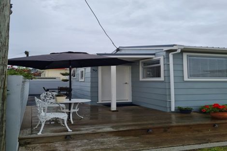 Photo of property in 90 Seventh Avenue, Urenui, 4377