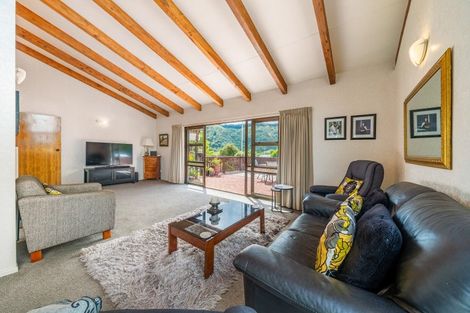 Photo of property in 31 Amber Grove, Birchville, Upper Hutt, 5018