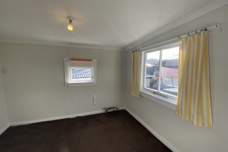 Photo of property in 17 Chatham Street, Berhampore, Wellington, 6023