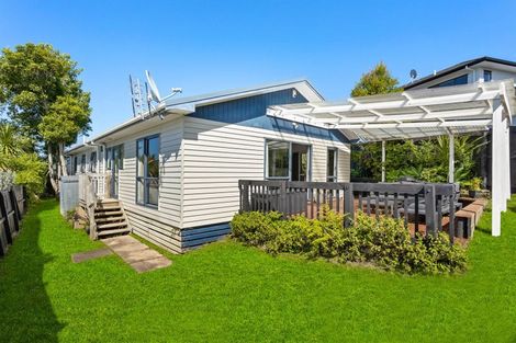 Photo of property in 230d Sturges Road, Henderson, Auckland, 0612