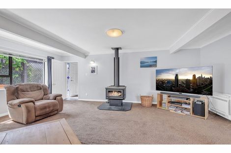 Photo of property in 12 Gibbs Drive, Woodend, 7610