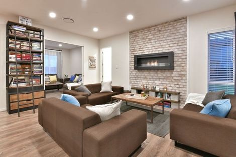 Photo of property in 18 Flavell Drive, Orewa, 0931