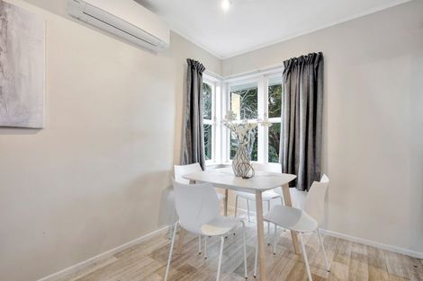 Photo of property in 60 Cobham Crescent, Kelston, Auckland, 0602