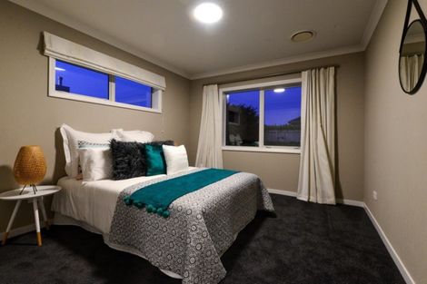Photo of property in 2 Amokura Crescent, Flagstaff, Hamilton, 3210
