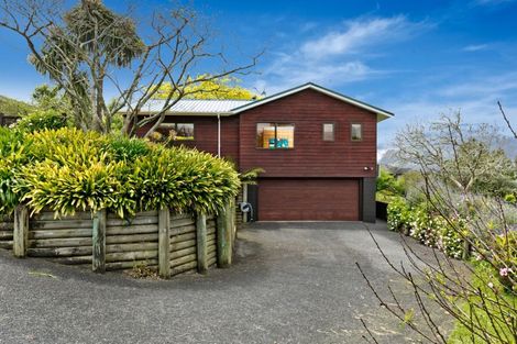 Photo of property in 6 Tasman Avenue, Henderson Valley, Auckland, 0614