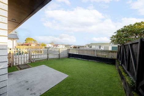 Photo of property in 2/2 Grange Avenue, Nawton, Hamilton, 3200