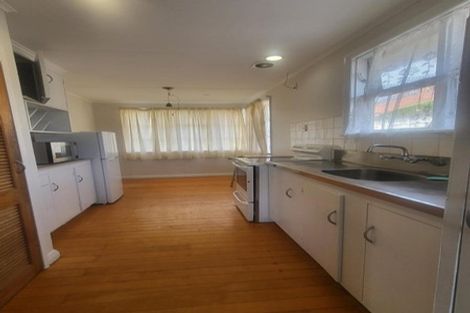 Photo of property in 70 Cambridge Terrace, Papatoetoe, Auckland, 2025