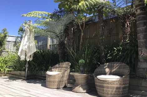 Photo of property in 24 Kiteroa Terrace, Rothesay Bay, Auckland, 0630