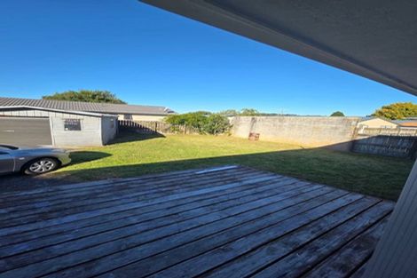 Photo of property in 22a Sutton Crescent, Papakura, 2110