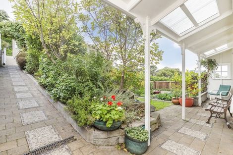 Photo of property in 43 Nevay Road, Miramar, Wellington, 6022