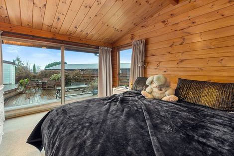 Photo of property in 2 Bata Place, Pomare, Rotorua, 3015