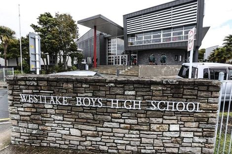 Photo of property in 1/279 Sunset Road, Sunnynook, Auckland, 0632