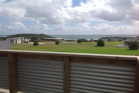 Photo of property in 5 Tua Tua Place, Baylys Beach, Dargaville, 0377