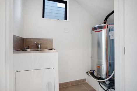 Photo of property in 1/129 Lancaster Road, Beach Haven, Auckland, 0626