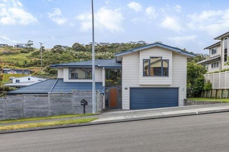 Photo of property in 17 Endeavour Drive, Whitby, Porirua, 5024