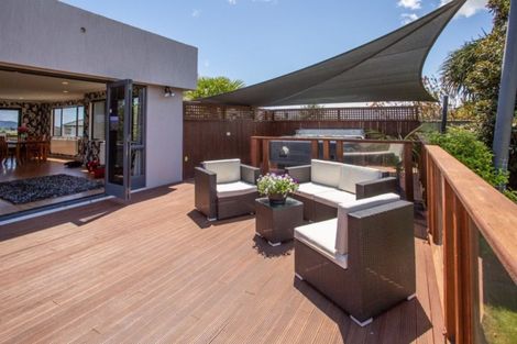 Photo of property in 47 Quadrant Heights, Paraparaumu, 5032