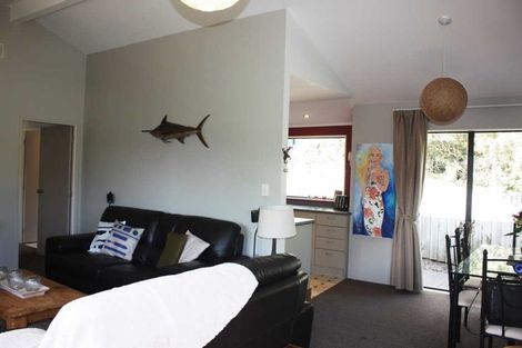 Photo of property in 2/29 Beaudine Avenue, Glenfield, Auckland, 0629