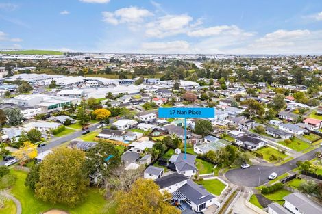 Photo of property in 17 Nan Place, Pakuranga Heights, Auckland, 2010
