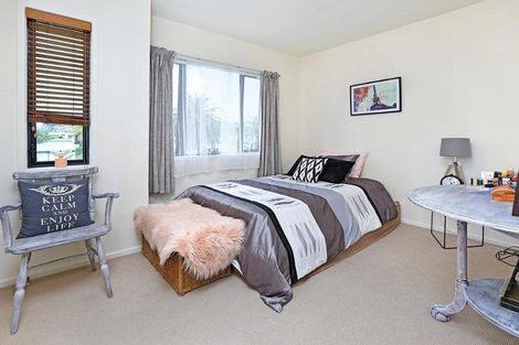Photo of property in 13/2 Armoy Drive, East Tamaki, Auckland, 2016
