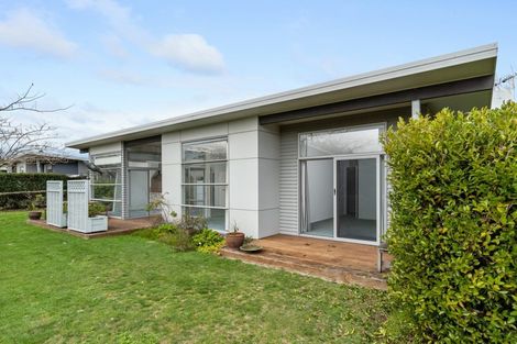 Photo of property in 2 Tory Way, Omokoroa, 3114
