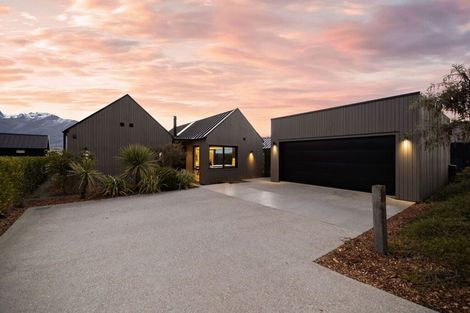 Photo of property in 1 Wanderer Lane, Jacks Point, Queenstown, 9371