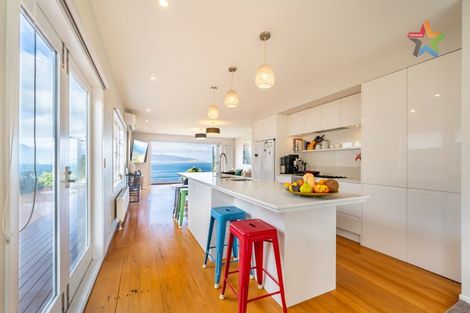 Photo of property in 46 Milne Terrace, Island Bay, Wellington, 6023