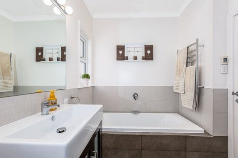 Photo of property in 11 Hathaway Avenue, Boulcott, Lower Hutt, 5010