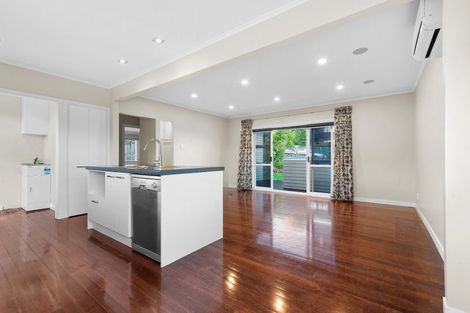 Photo of property in 44 Glengarry Road, Glen Eden, Auckland, 0602