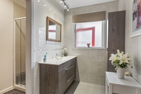 Photo of property in 15 Waitohu Valley Road, Otaki, 5512