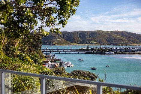 Photo of property in 61 Bayview Road, Paremata, Porirua, 5024
